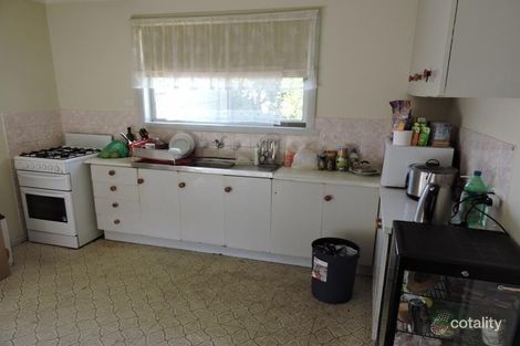 Property photo of 16 Huskisson Avenue Lalor VIC 3075