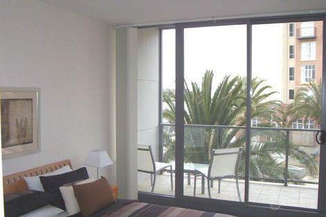Property photo of 3 Honeysuckle Drive Newcastle NSW 2300