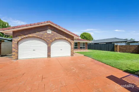 17 Willis Ct, Mermaid Waters, QLD 4218