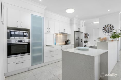 369/299 Napper Rd, Arundel, QLD 4214