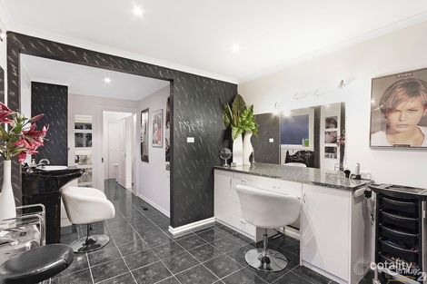 Property photo of 34 Thomas Mitchell Drive Endeavour Hills VIC 3802