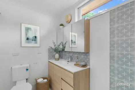 Property photo of 1/3 Burnham Road Bardon QLD 4065