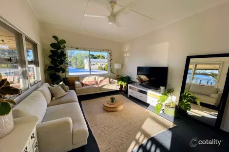 Property photo of 1/5 Yorlambu Parade Maroochydore QLD 4558