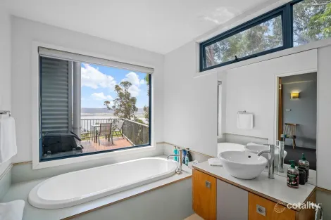 Property photo of 10/1A Waldhorn Drive Grindelwald TAS 7277