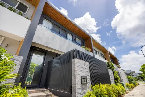 45 Somerton Dr, Maroochydore, QLD 4558