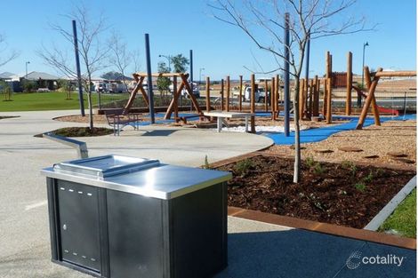 8 Yelverton St, Piara Waters, WA 6112