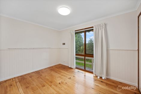 Property photo of 15 Oxford Close Croydon Hills VIC 3136