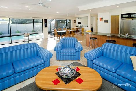 Property photo of 20 Dallow Crescent Helensvale QLD 4212