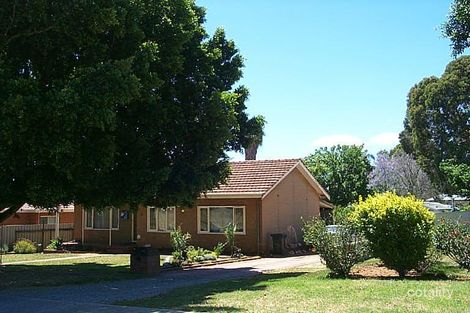25 Clarence Rd, Armadale, WA 6112