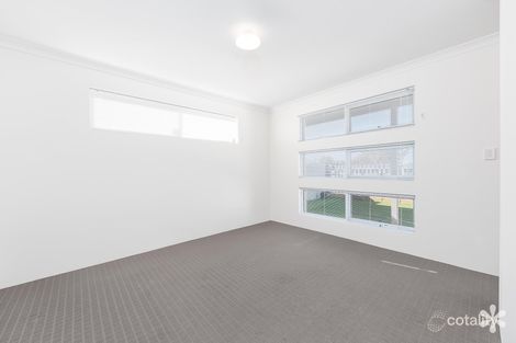 Property photo of 25 Tallering Way Golden Bay WA 6174