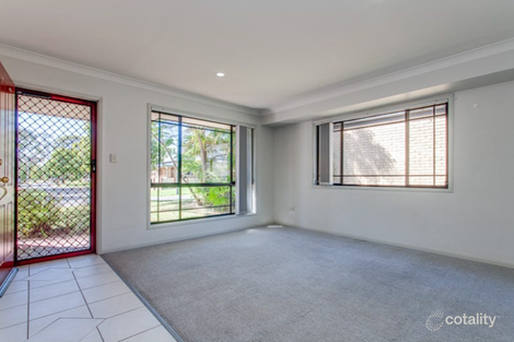 Property photo of 9 Hyde Place Forest Lake QLD 4078