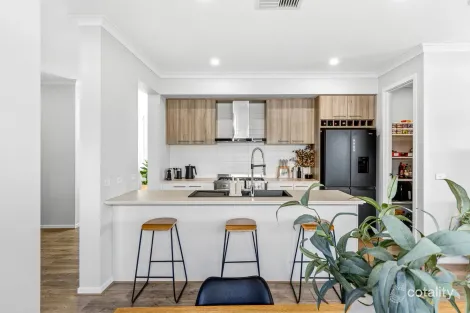 Property photo of 15 Wanderlust Drive Mount Duneed VIC 3217