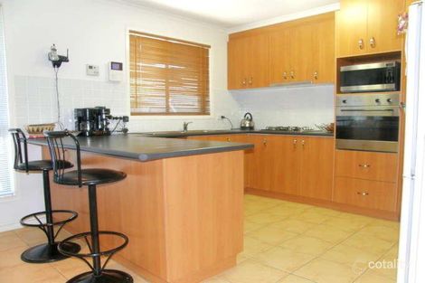 Property photo of 10 Coora Place Jerrabomberra NSW 2619