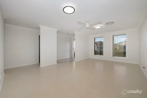 Property photo of 4 Strutt Crescent Metford NSW 2323