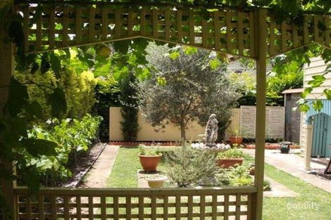 19 Roseneath St, Maryborough, QLD 4650