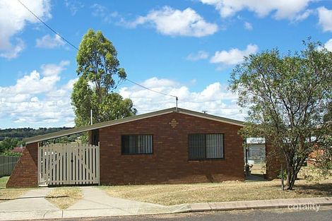 5 Moncrieffe St, Warwick, QLD 4370