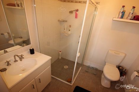 Property photo of 3 Hawkins Place Cameron Park NSW 2285