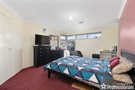 Property photo of 96 Waterfoot Loop Canning Vale WA 6155