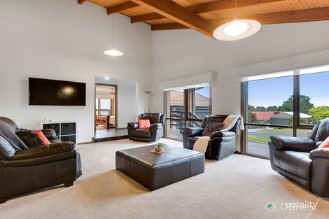 Property photo of 10 Villosa Close Langwarrin VIC 3910
