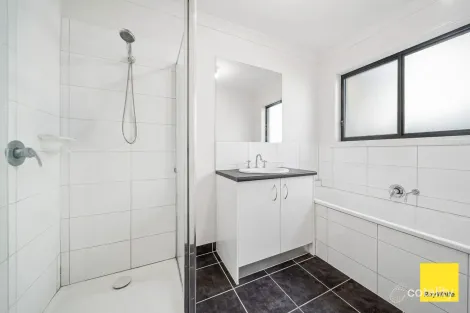 Property photo of 30 Everlasting Rise Kangaroo Flat VIC 3555