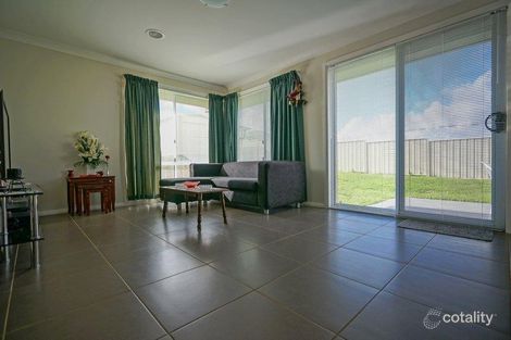 Property photo of 12 Quinlan Run Orange NSW 2800