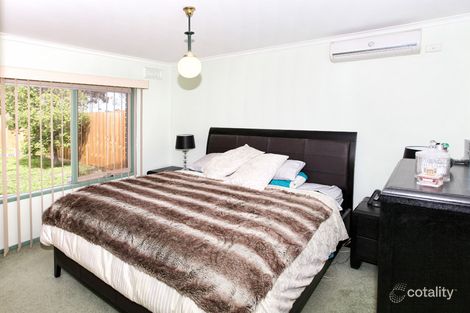 Property photo of 14 Edgecombe Way Roxburgh Park VIC 3064