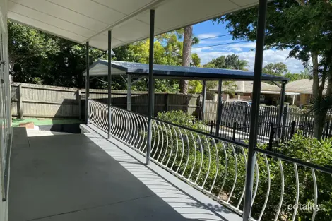 Property photo of 15 Billington Street Labrador QLD 4215