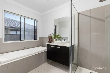Property photo of 22 Crowther Drive Lucas VIC 3350