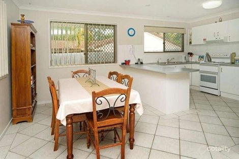 33 Balfour Cres, Highland Park, QLD 4211