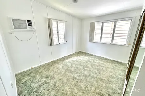 Property photo of 58 Samford Road Leichhardt QLD 4305