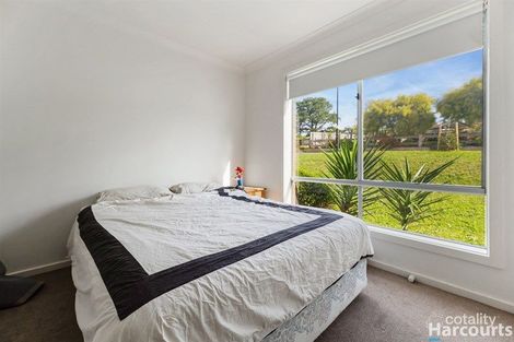 Property photo of 13 Park View Road Drouin VIC 3818