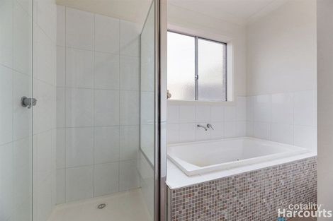 Property photo of 13 Park View Road Drouin VIC 3818