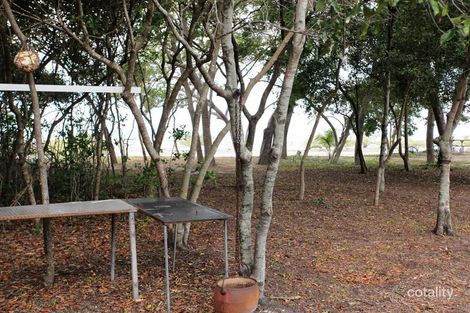 Property photo of 101-102 Colonial Drive Clairview QLD 4741