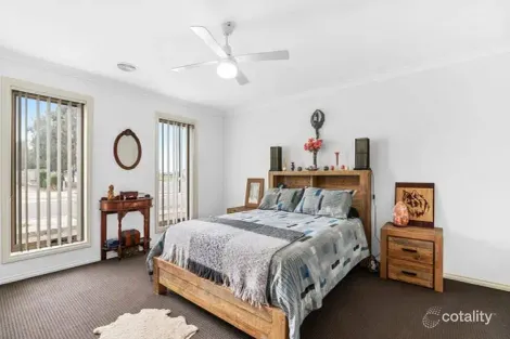 Property photo of 1 St Laurent Boulevard Point Cook VIC 3030