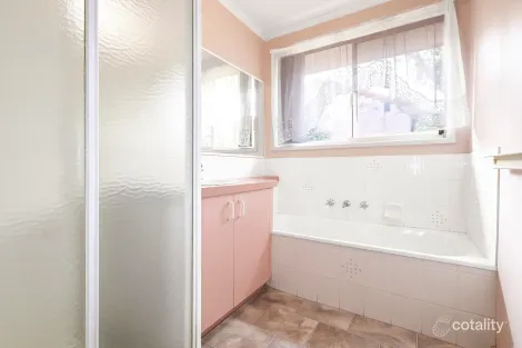 Property photo of 2/3 Vines Road Hamlyn Heights VIC 3215