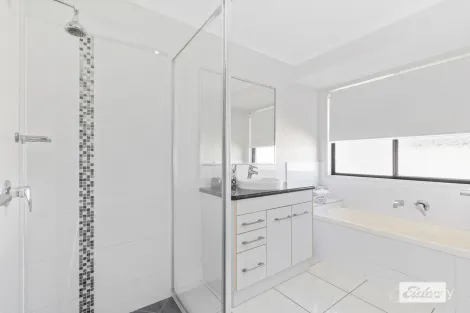 Property photo of 9 Eagle Street Emerald QLD 4720