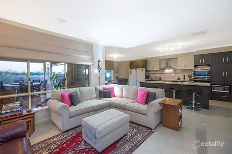 Property photo of 7 Adrian Drive Pakenham VIC 3810