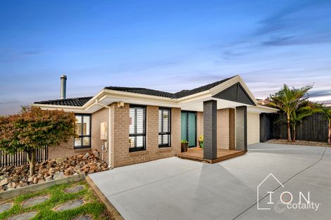 Property photo of 2 Ferndown Drive Cranbourne VIC 3977