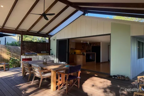 Property photo of 11 Bigoon Road Point Lookout QLD 4183