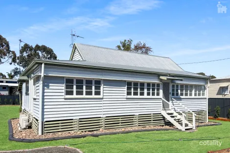 31 TOTNESS ST, TORQUAY, QLD 4655