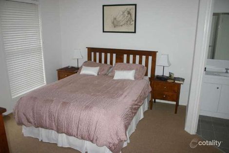 Property photo of 12 Bellbower Close Green Point NSW 2251