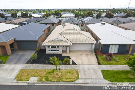 Property photo of 11 Stark Circuit Cranbourne East VIC 3977