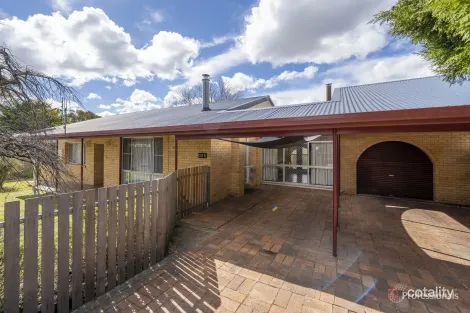 205 Canambe St, Armidale, NSW 2350