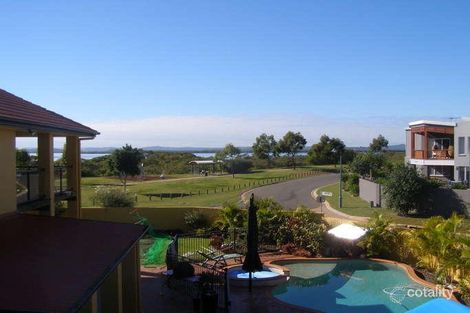 2 Newcomb Ct, Redland Bay, QLD 4165