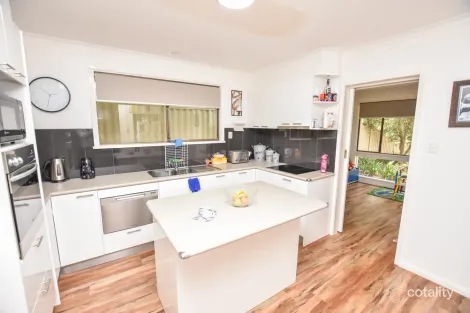 Property photo of 65 Campaspe Esplanade Echuca VIC 3564
