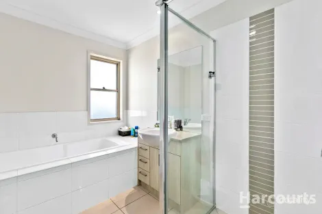 Property photo of 14 Oxley Circuit Urraween QLD 4655