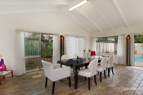 16 Wallace St, Southport, QLD 4215