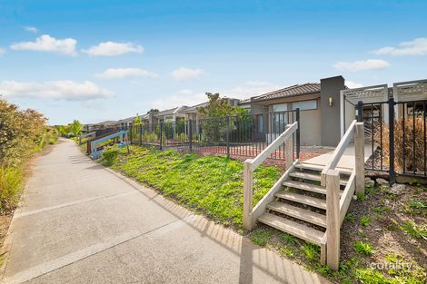 Property photo of 5 Comtois Lane Clyde North VIC 3978