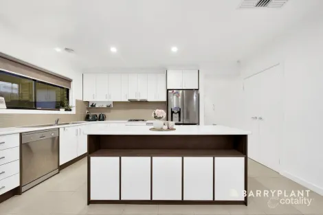 Property photo of 22 Goshawk Parade South Morang VIC 3752