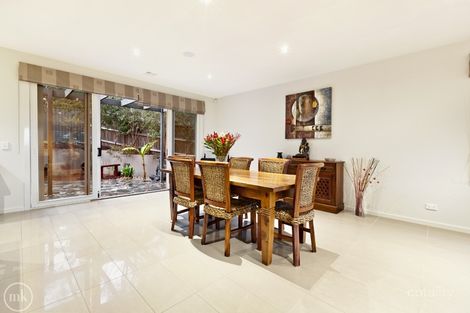 Property photo of 19 Lookout Rise Macleod VIC 3085